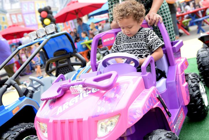 Tamera Mowry-Housley with son at Safe Kids Day 2016