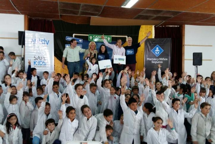 Kids in Argentia celebrate Global Road Safety Week